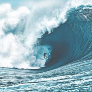 Read more about the article Heavy Water – Surfing & Big Waves